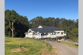 Maleny Country House - Queenslander on Acreage Maleny
